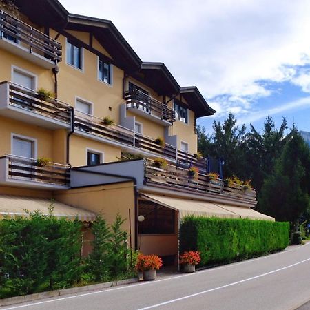 Hotel Dolomiti Левико Терме Екстериор снимка