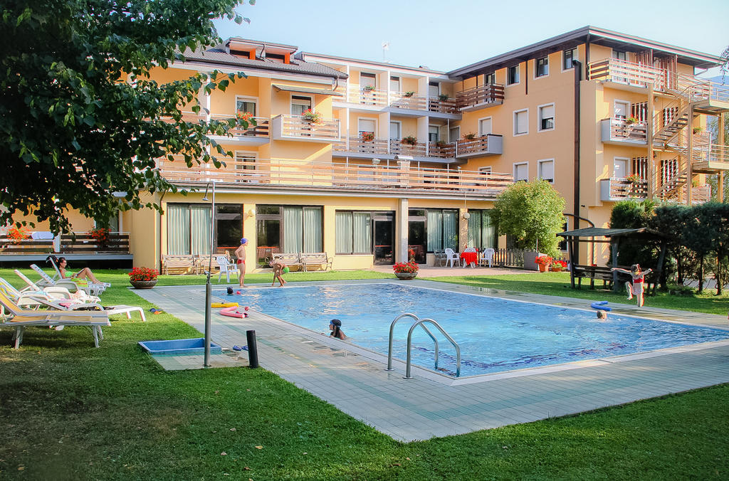 Hotel Dolomiti Левико Терме Екстериор снимка